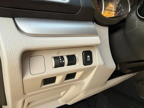 Used 2017 Subaru Forester 2.5i w/ Alloy Wheel Package image 25