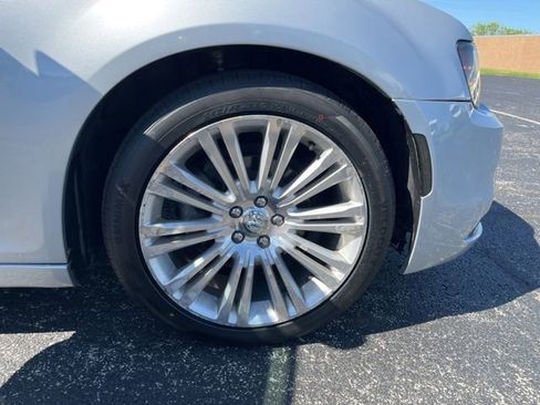 Used 2019 Chrysler 300 Touring L w/ Quick Order Package 22F RWD image 21