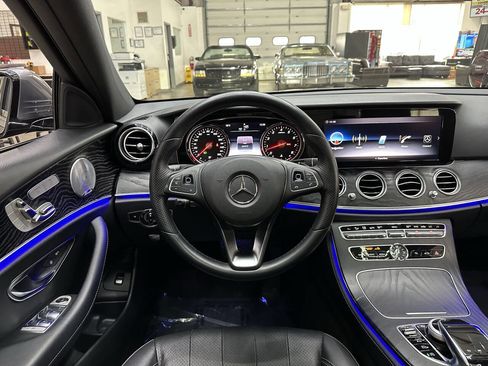 Used 2018 Mercedes-Benz E 300 4MATIC image 19