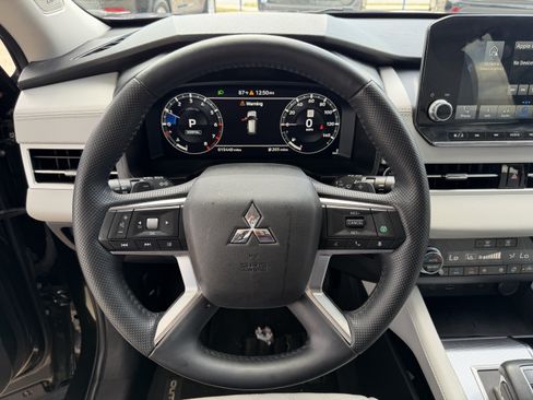 Used 2024 Mitsubishi Outlander SEL Black Edition AWD/4WD image 17