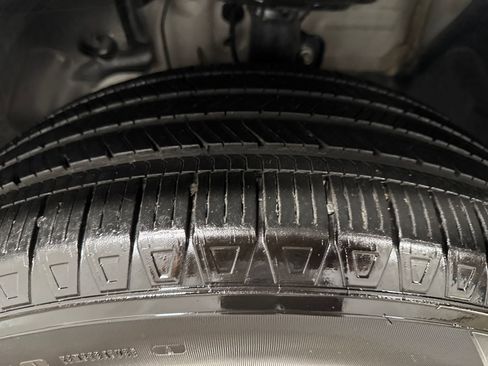 Used 2025 Honda Pilot EX-L image 11
