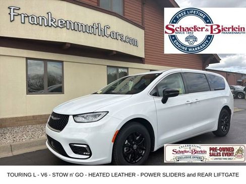 Used 2024 Chrysler Pacifica Touring-L FWD image 1