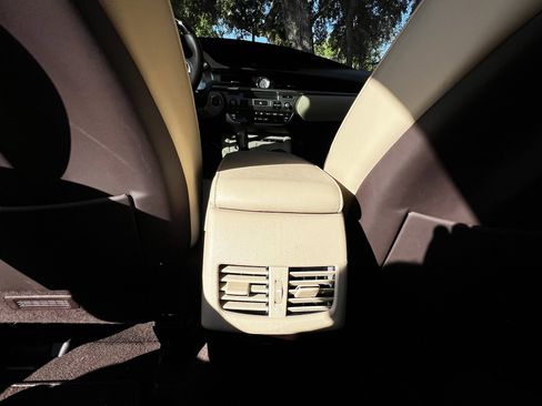 Used 2018 Lexus ES 350 w/ Luxury Package w/Wood Trim FWD image 38