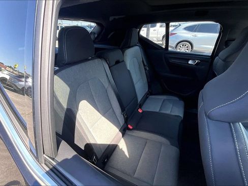 Used 2025 Volvo XC40 B5 Core AWD/4WD image 36