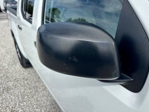 Used 2019 Nissan Frontier SV RWD image 13