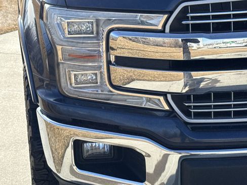 Used 2018 Ford F150 Lariat w/ Equipment Group 502A Luxury image 10