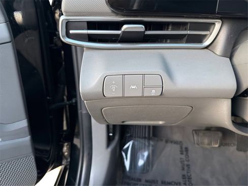 Used 2023 Hyundai Elantra SEL w/ Convenience Package image 18