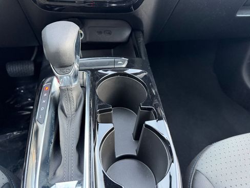 Used 2025 Chevrolet Trax LT image 39