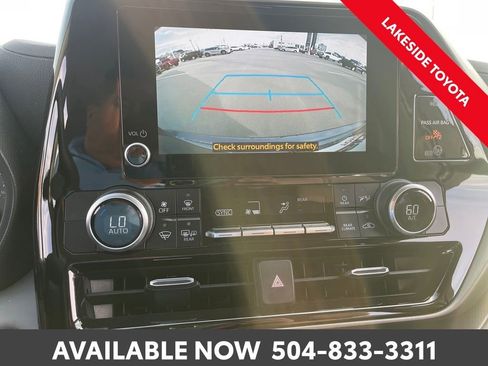 Used 2023 Toyota Highlander LE image 32