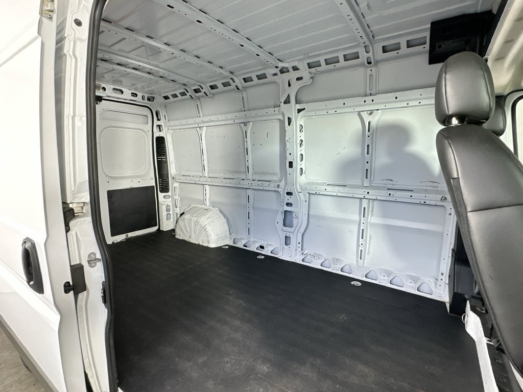 Used 2023 RAM ProMaster 2500 FWD image 11