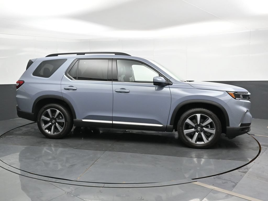 Used 2023 Honda Pilot Elite image 3