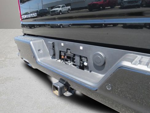 Certified 2025 Chevrolet Silverado 1500 High Country AWD/4WD image 15