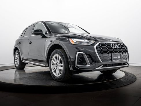 Certified 2023 Audi Q5 2.0T Premium w/ Convenience Package AWD/4WD image 1