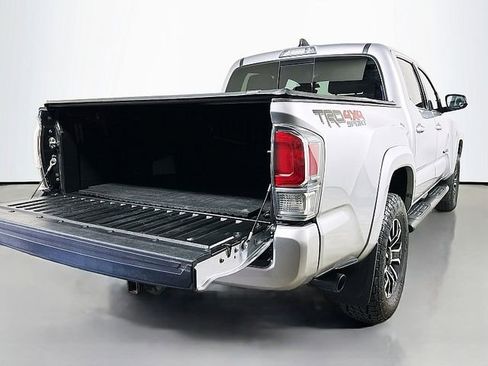 Used 2020 Toyota Tacoma TRD Sport AWD/4WD image 25