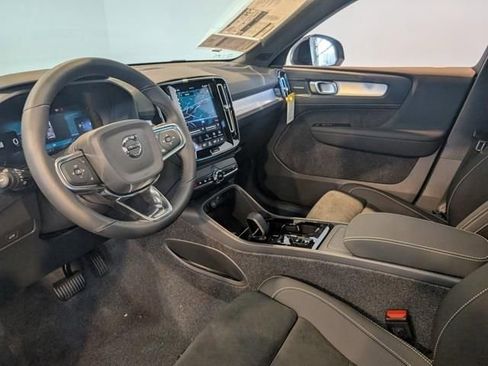 New 2026 Volvo XC40 B5 Ultra w/ Protection Package Premier image 12