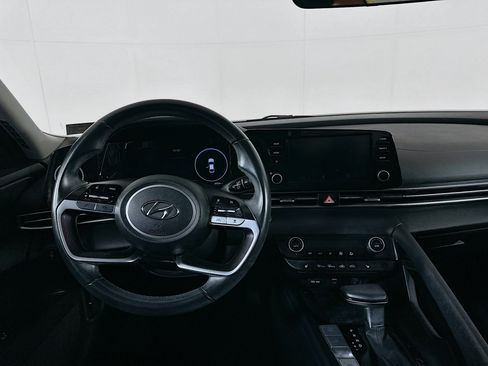 Certified 2022 Hyundai Elantra SEL w/ Convenience + Premium Package image 22