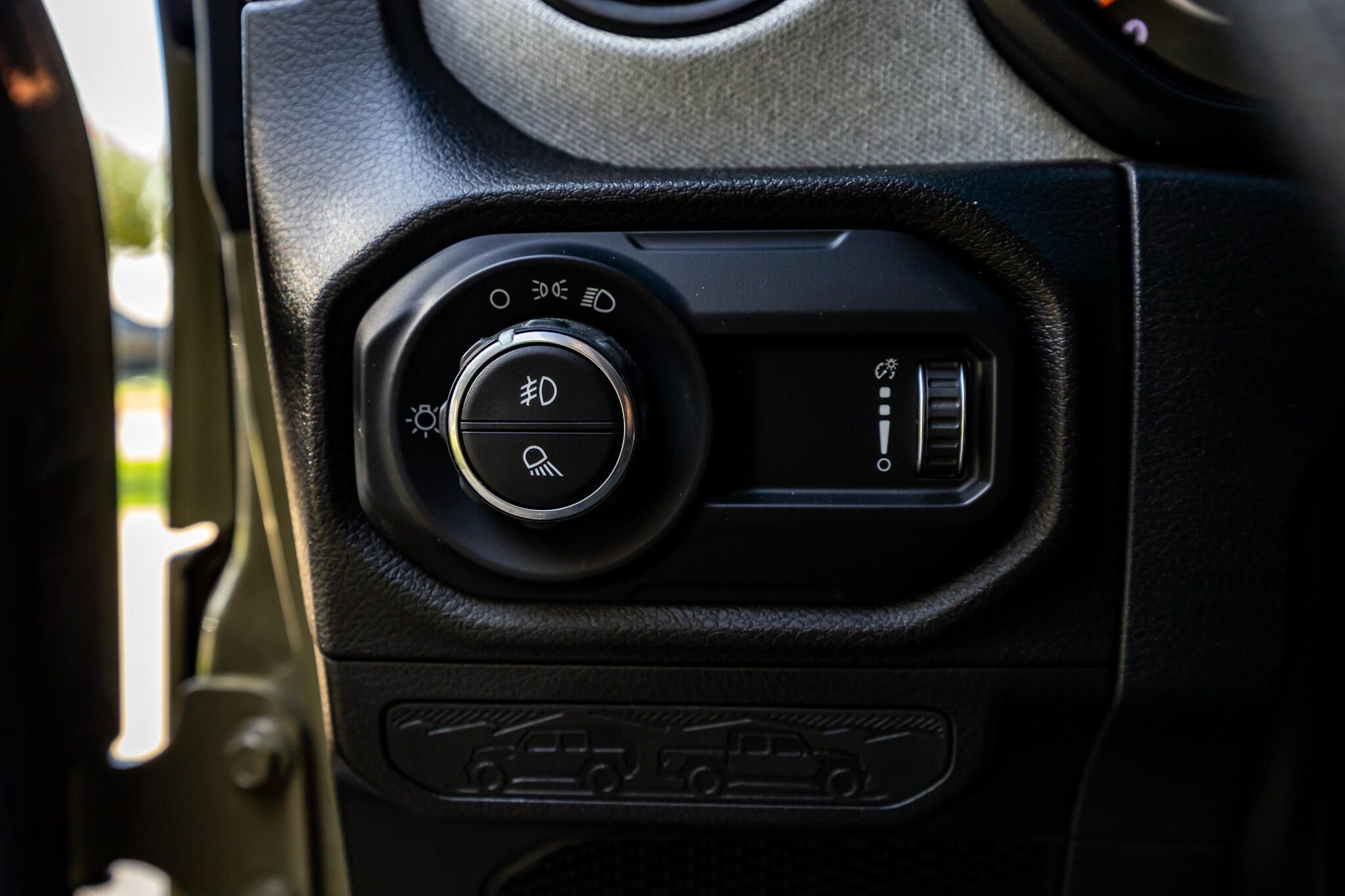Used 2025 Jeep Gladiator Sport AWD/4WD image 21