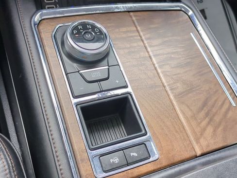 Used 2019 Ford Expedition Platinum RWD image 23