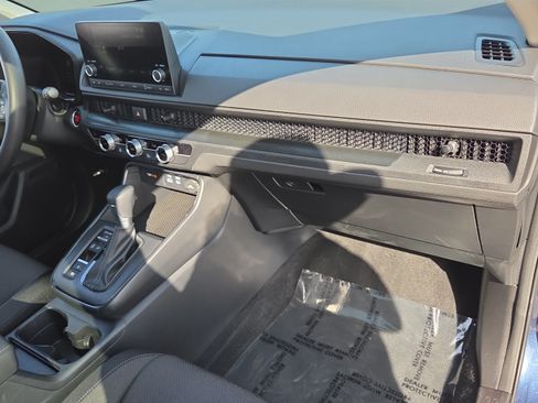 Used 2025 Honda CR-V EX image 16