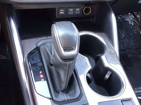 Used 2023 Toyota Highlander Limited image 26