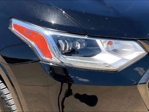 Used 2020 Chevrolet Traverse Premier FWD image 32