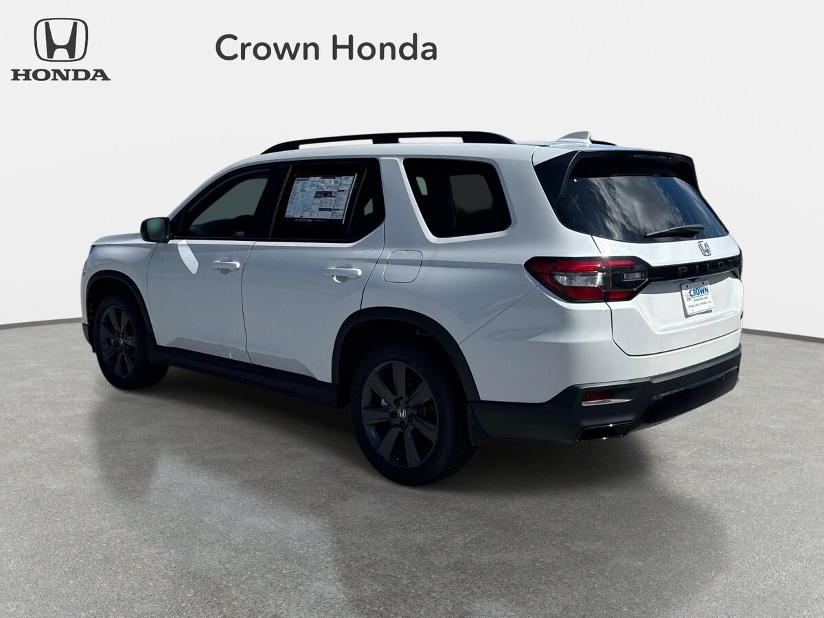 New 2026 Honda Pilot Sport image 7