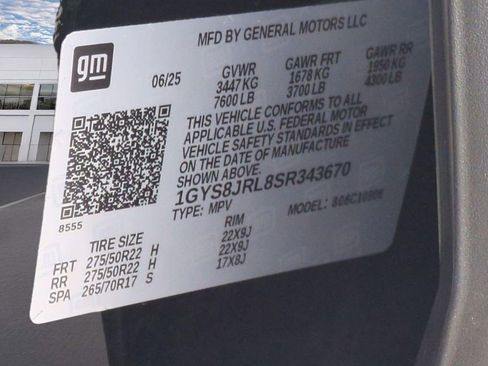 Certified 2025 Cadillac Escalade ESV Luxury RWD image 19