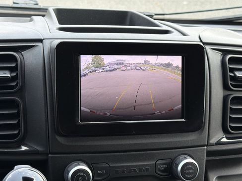 Used 2025 RAM ProMaster 2500 w/ U-Haul Equipment Group FWD image 19