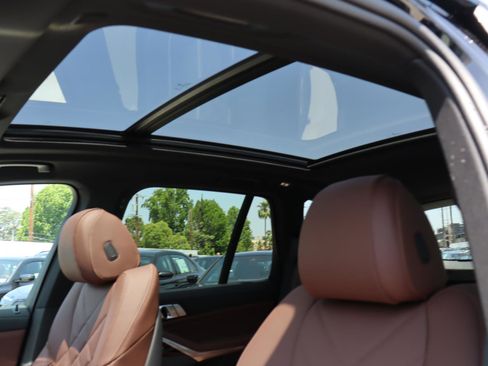 Used 2026 BMW X5 xDrive50e w/ M Sport Package image 21