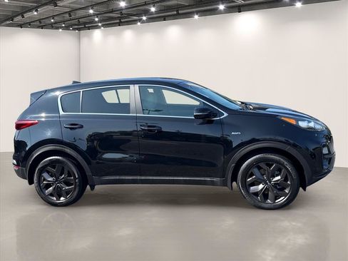 Certified 2022 Kia Sportage LX w/ LX AWD Value Edition Package image 9