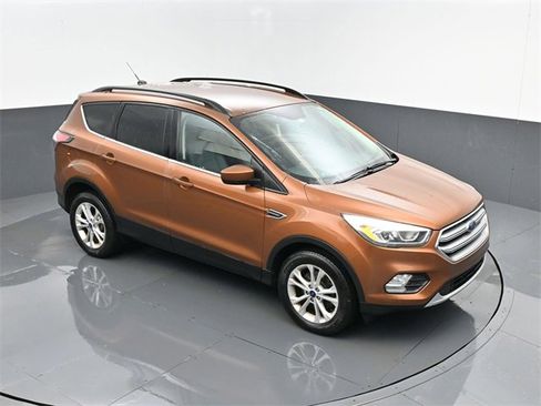 Used 2017 Ford Escape SE w/ Equipment Group 201A image 18