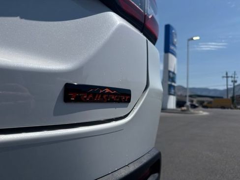 Certified 2025 Honda Pilot TrailSport image 9