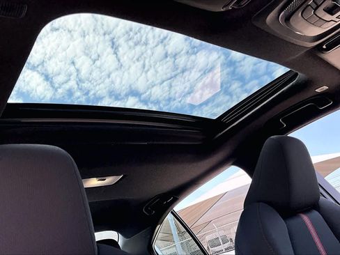 Used 2025 Toyota Corolla SE image 14