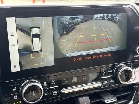 Used 2023 Toyota Highlander Platinum FWD image 19