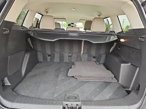 Used 2017 Ford Escape Titanium image 6