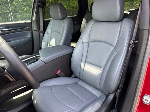 Used 2024 Buick Enclave Essence w/ Sport Touring Edition FWD image 10