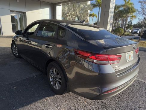 Used 2017 Kia Optima LX w/ Value Package image 4