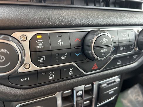 New 2026 Jeep Gladiator Sport image 24