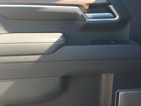 Certified 2025 Chevrolet Silverado 1500 High Country image 43