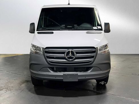 Used 2025 Mercedes-Benz Sprinter 2500 image 8
