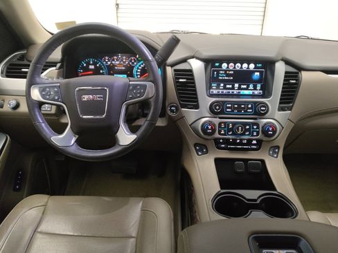 Used 2017 GMC Yukon XL SLT w/ Premium Edition image 22