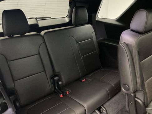 Used 2023 Chevrolet Traverse High Country w/ LPO, Floor Liner Package AWD/4WD image 32