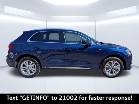 Certified 2024 Audi Q3 2.0T Premium w/ Convenience Package image 2