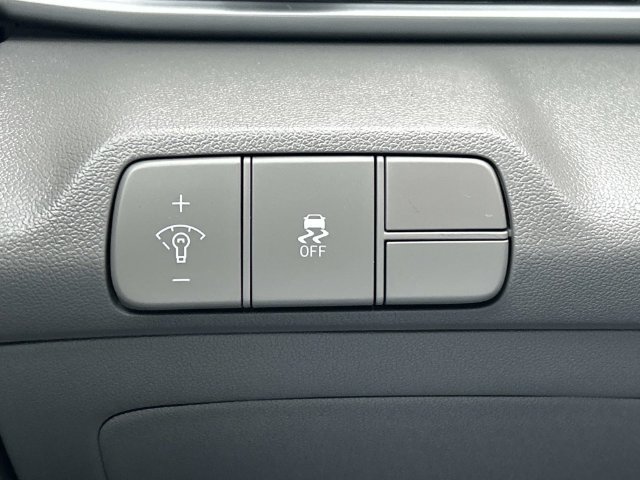 Certified 2026 Hyundai Elantra SEL Sport Premium FWD image 18