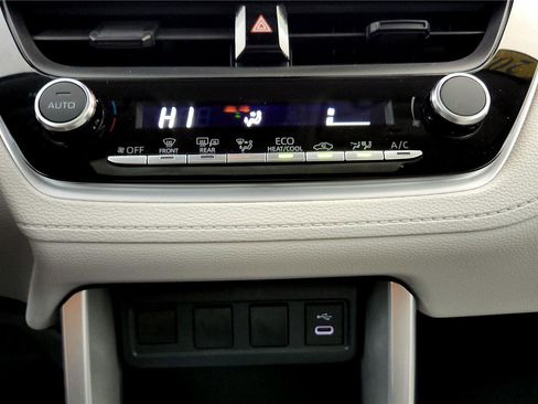 Certified 2023 Toyota Corolla Cross LE image 43