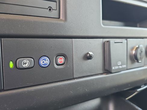 Used 2020 Chevrolet Express 2500 w/ Communications Package RWD image 29