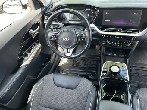 Used 2022 Kia Niro EX w/ Cold Weather Package FWD image 12