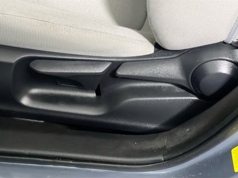 Used 2021 Toyota Corolla LE image 15