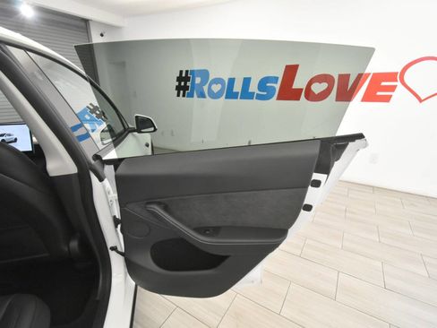 Used 2023 Tesla Model Y Long Range AWD/4WD image 26