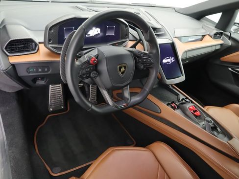 Used 2024 Lamborghini Revuelto AWD/4WD image 9